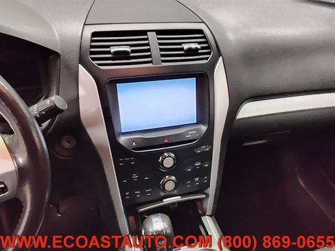Used 2013 Ford Explorer XLT image 12