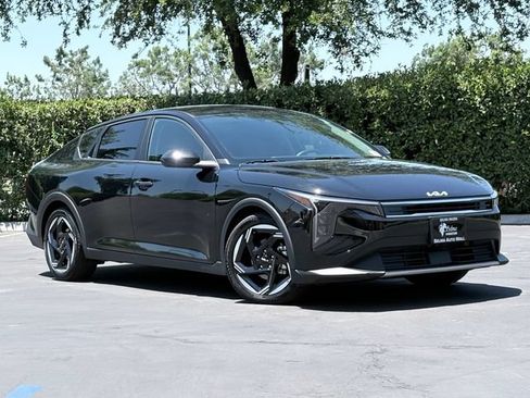 Used 2025 Kia K4 EX FWD image 2