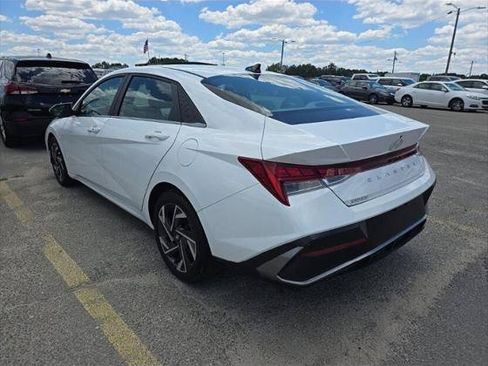 Used 2024 Hyundai Elantra SEL w/ Convenience Package FWD image 8