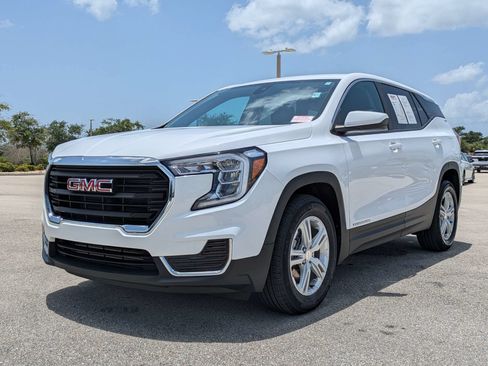 Used 2024 GMC Terrain SLE FWD image 9