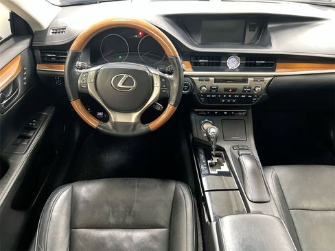 Used 2014 Lexus ES 300h image 20