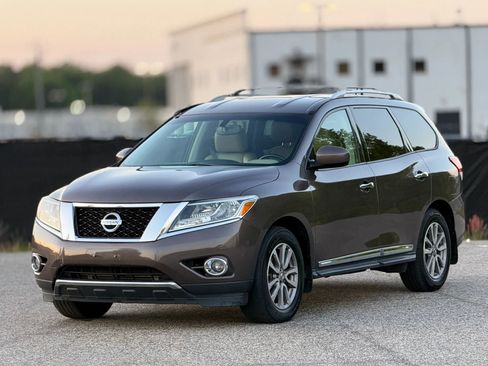 Used 2016 Nissan Pathfinder SL w/ Cargo Package image 6