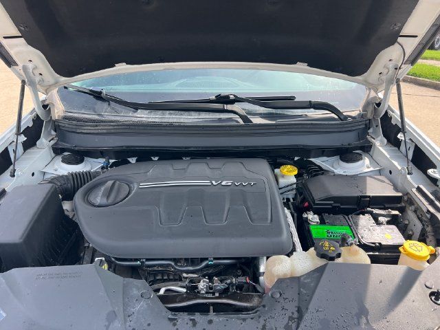 Used 2019 Jeep Cherokee Limited AWD/4WD image 14