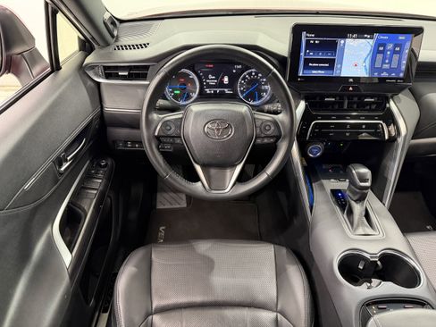 Used 2021 Toyota Venza XLE w/ Softex Package image 23