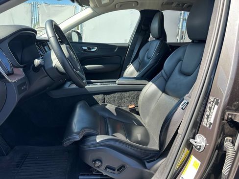 Used 2023 Volvo XC60 T8 Ultimate AWD/4WD image 12