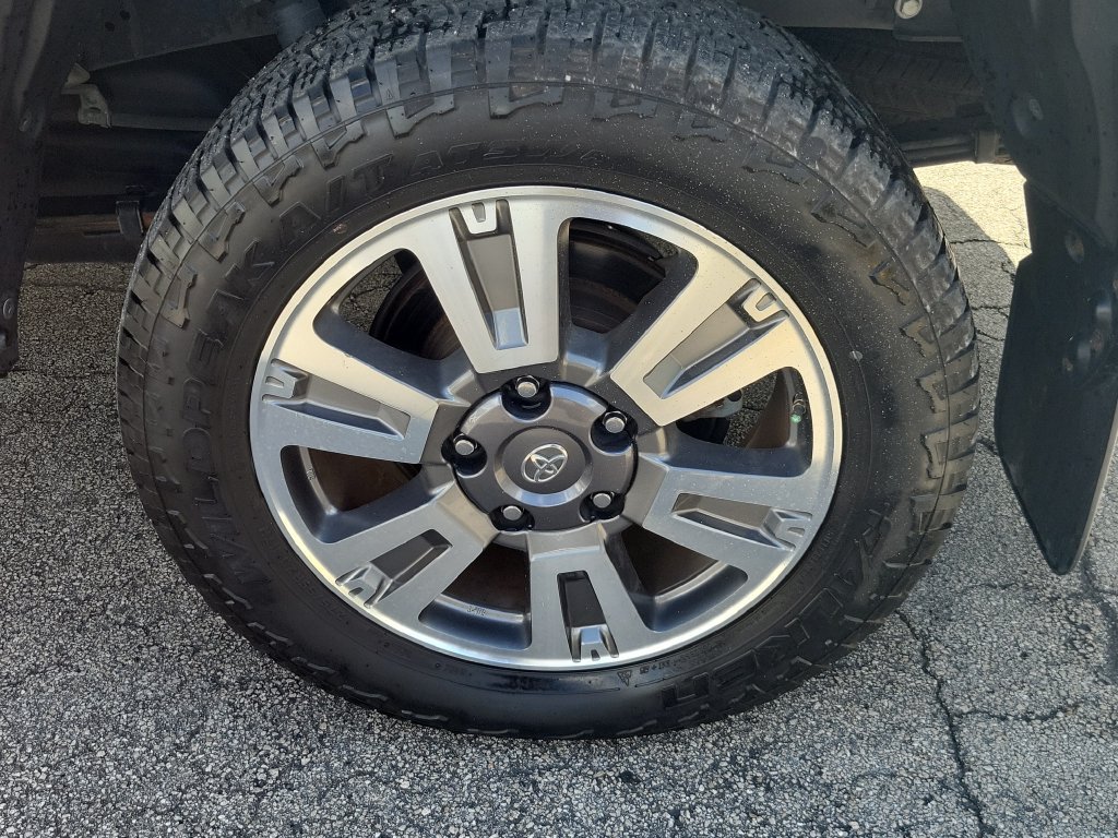 Used 2018 Toyota Tundra Platinum AWD/4WD image 11