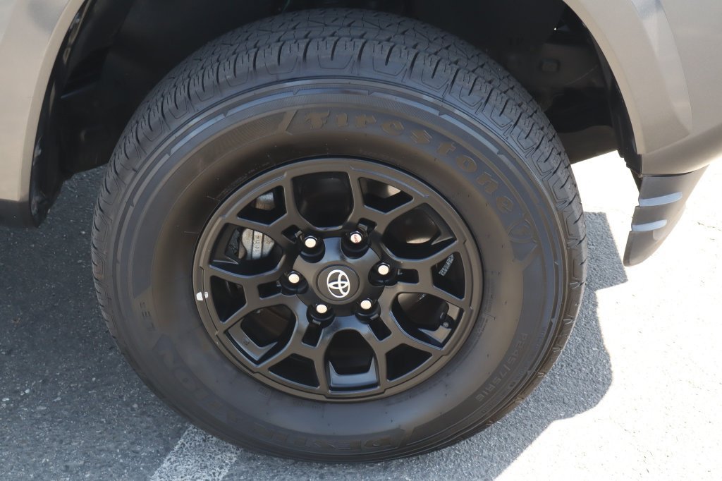 Used 2021 Toyota Tacoma SR5 RWD image 13