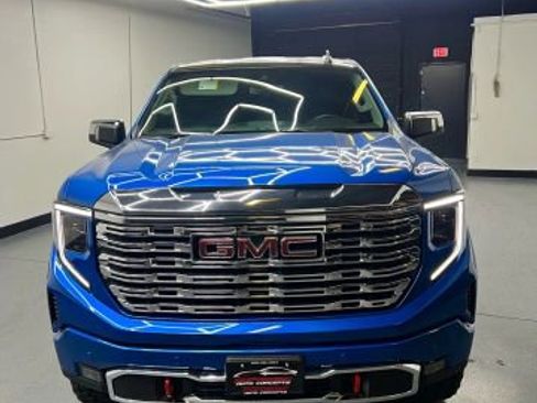 Used 2024 GMC Sierra 1500 Pro w/ Pro Value Package image 2