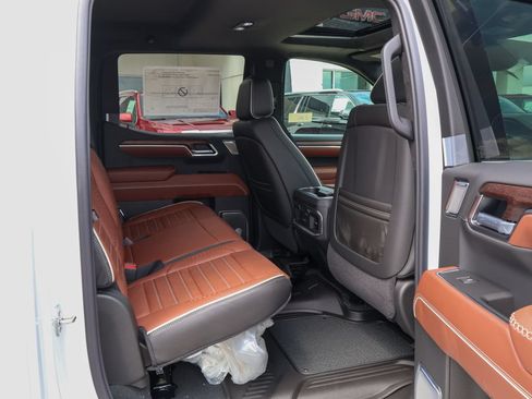 New 2026 GMC Sierra 1500 Denali Ultimate w/ LPO, Black Badging Package AWD/4WD image 34