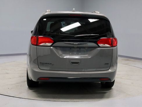 Used 2020 Chrysler Pacifica Touring-L w/ Advanced Safetytec Group image 10