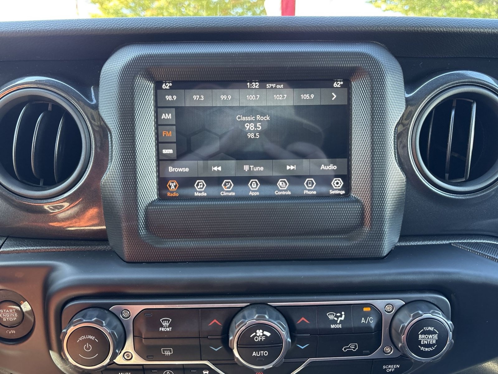 Used 2023 Jeep Wrangler Unlimited Sport AWD/4WD image 17