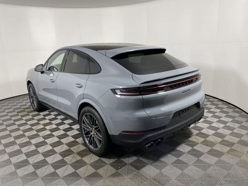 Used 2025 Porsche Cayenne Coupe AWD/4WD image 3