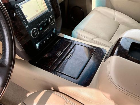 Used 2012 GMC Yukon Denali AWD/4WD image 16
