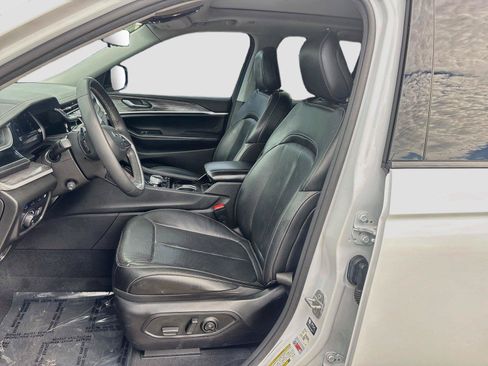 Used 2022 Jeep Grand Cherokee Limited 4xe w/ Luxury Tech Group II AWD/4WD image 22