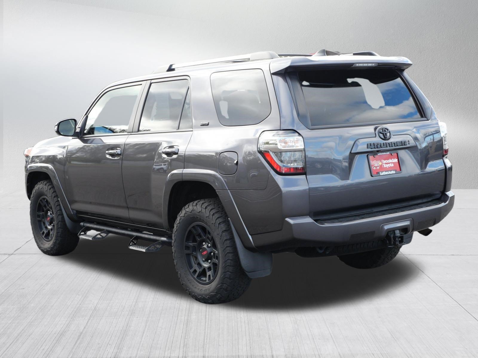Certified 2021 Toyota 4Runner SR5 Premium w/ Moonroof Package AWD/4WD image 5