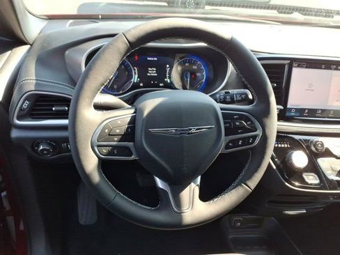 New 2026 Chrysler Pacifica Select image 5