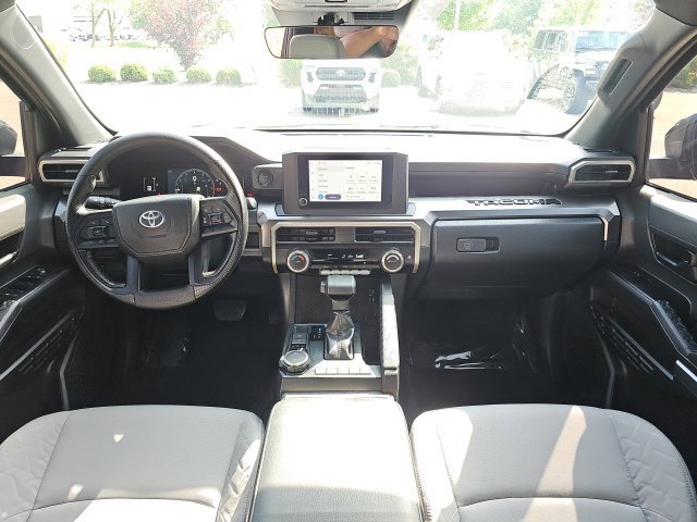 Certified 2025 Toyota Tacoma SR5 AWD/4WD image 28