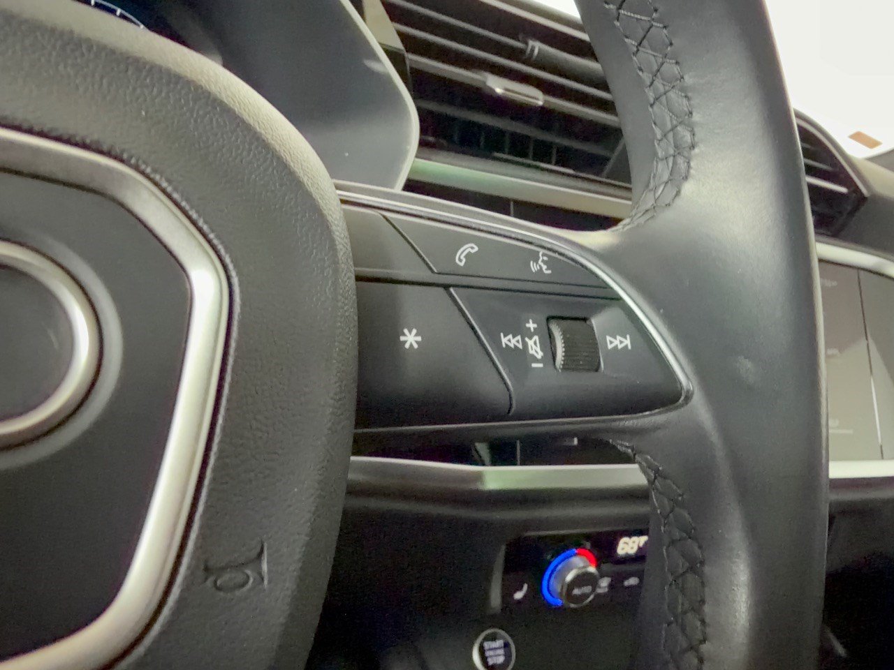 Used 2024 Audi Q3 2.0T Premium Plus AWD/4WD image 19
