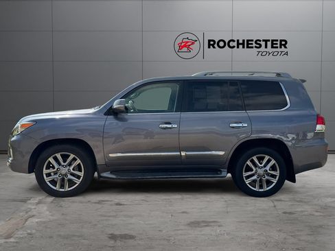 Used 2014 Lexus LX 570 4WD image 2