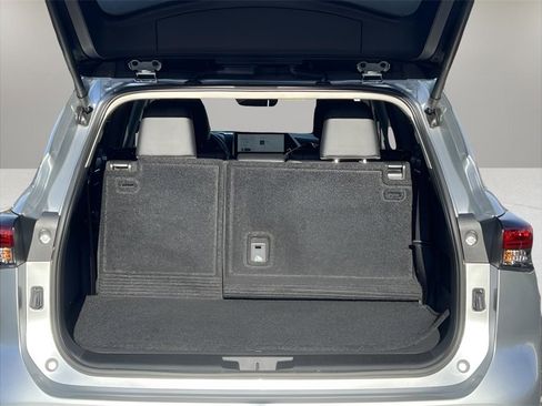 Certified 2025 Toyota Highlander Limited image 26