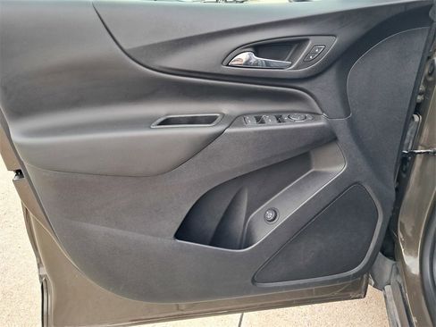 Used 2023 Chevrolet Equinox LT image 9