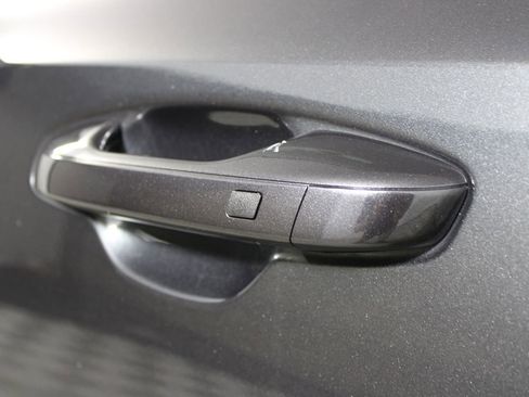 Used 2024 Kia Sorento S image 40