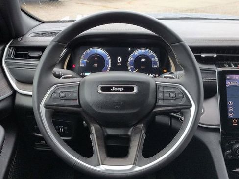 Used 2024 Jeep Grand Cherokee L Limited w/ Luxury Tech Group II image 19