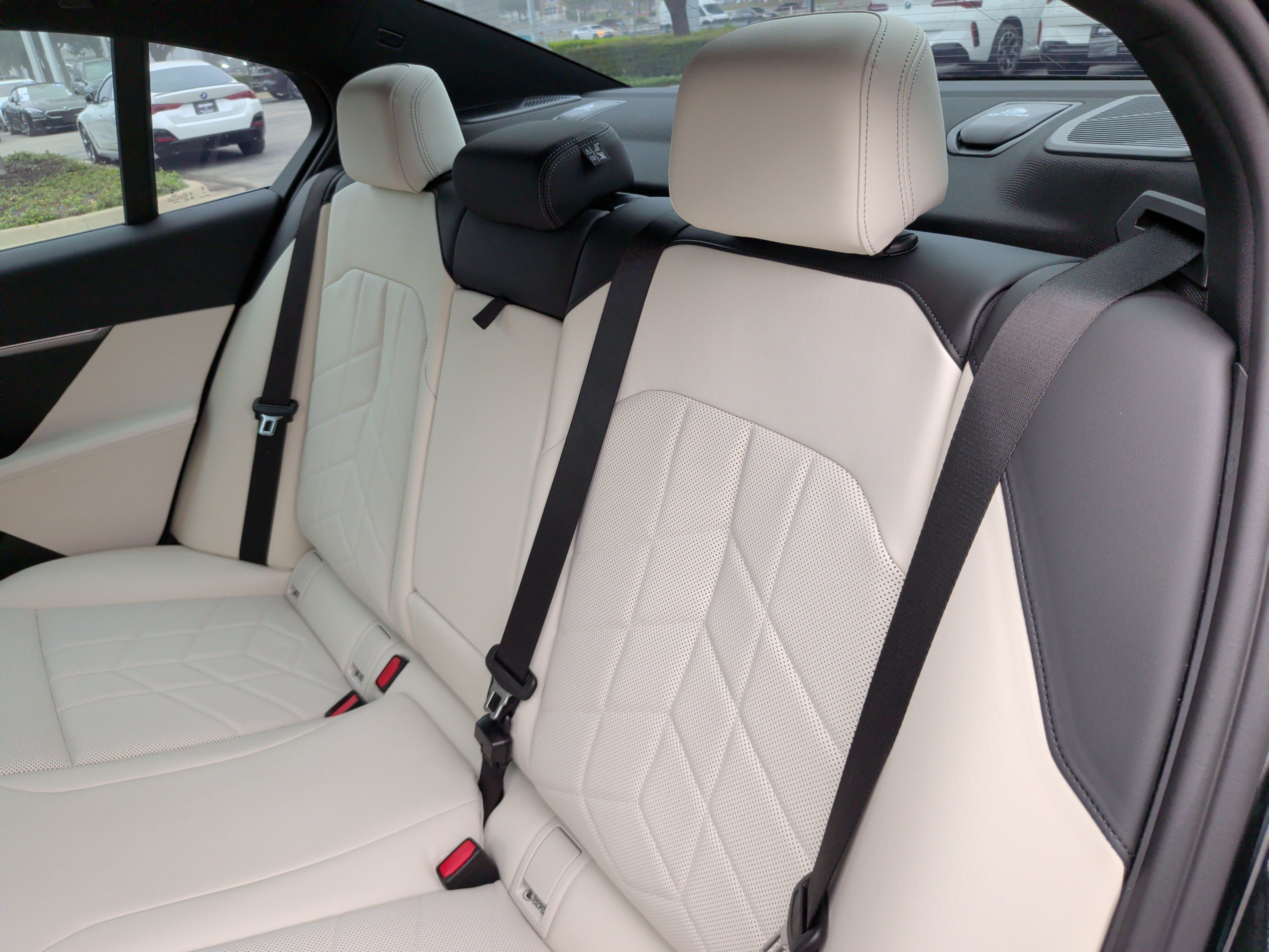 Certified 2026 BMW i5 eDrive40 w/ M Sport Package RWD image 39