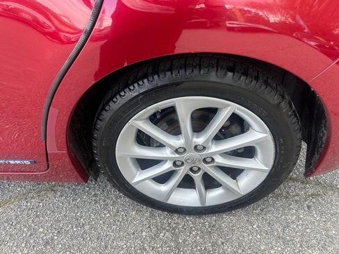 Used 2013 Lexus CT 200h w/ Premium Pkg w/Navigation FWD image 9