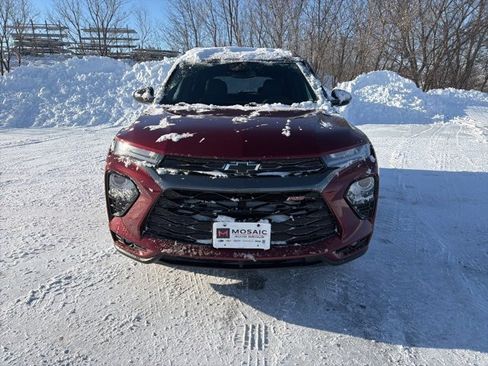 Used 2023 Chevrolet TrailBlazer RS w/ Sun and Liftgate Package image 2