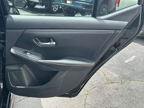 Used 2022 Nissan Sentra SR w/ Midnight Edition FWD image 17