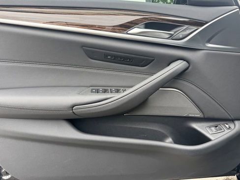 Certified 2023 BMW 530e xDrive w/ Premium Package AWD/4WD image 14