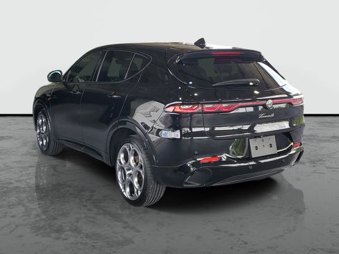 Used 2025 Alfa Romeo Tonale w/ Premium Package AWD/4WD image 3