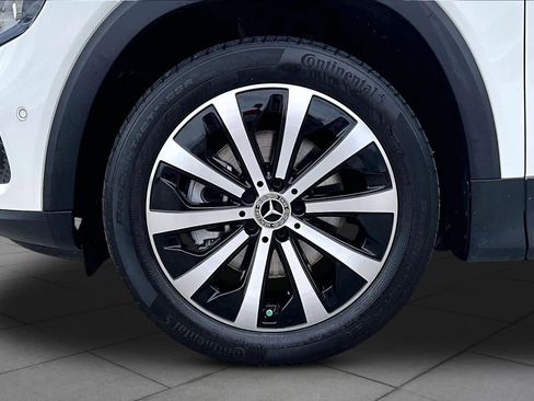 Used 2022 Mercedes-Benz GLB 250 image 11