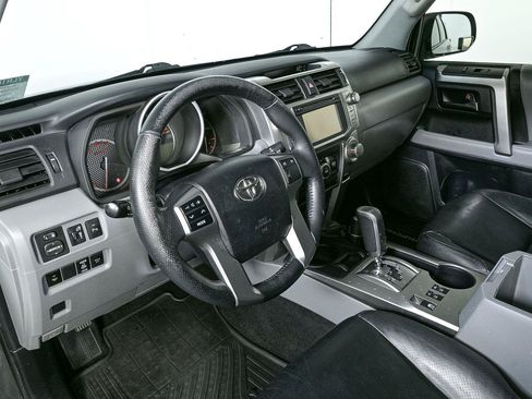 Used 2012 Toyota 4Runner SR5 w/ Premium Pkg AWD/4WD image 3