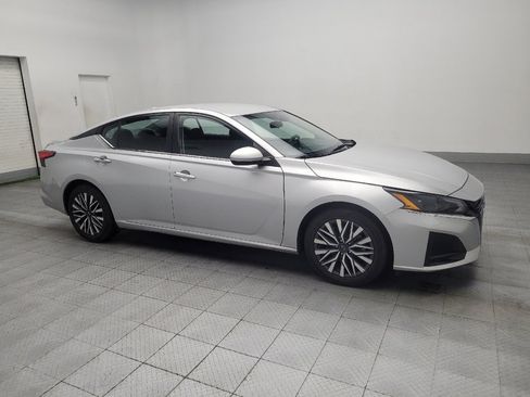 Used 2023 Nissan Altima 2.5 SV image 11