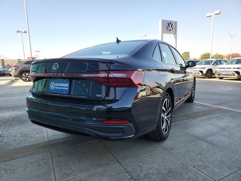 Certified 2025 Volkswagen Jetta SE image 7