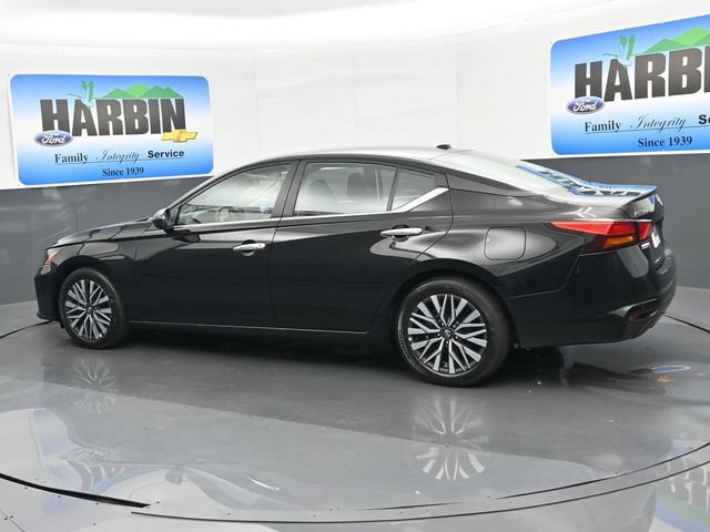 Used 2025 Nissan Altima 2.5 SV FWD image 3