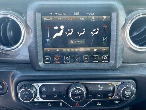 Used 2022 Jeep Wrangler Unlimited Sahara w/ Cold Weather Group AWD/4WD image 17