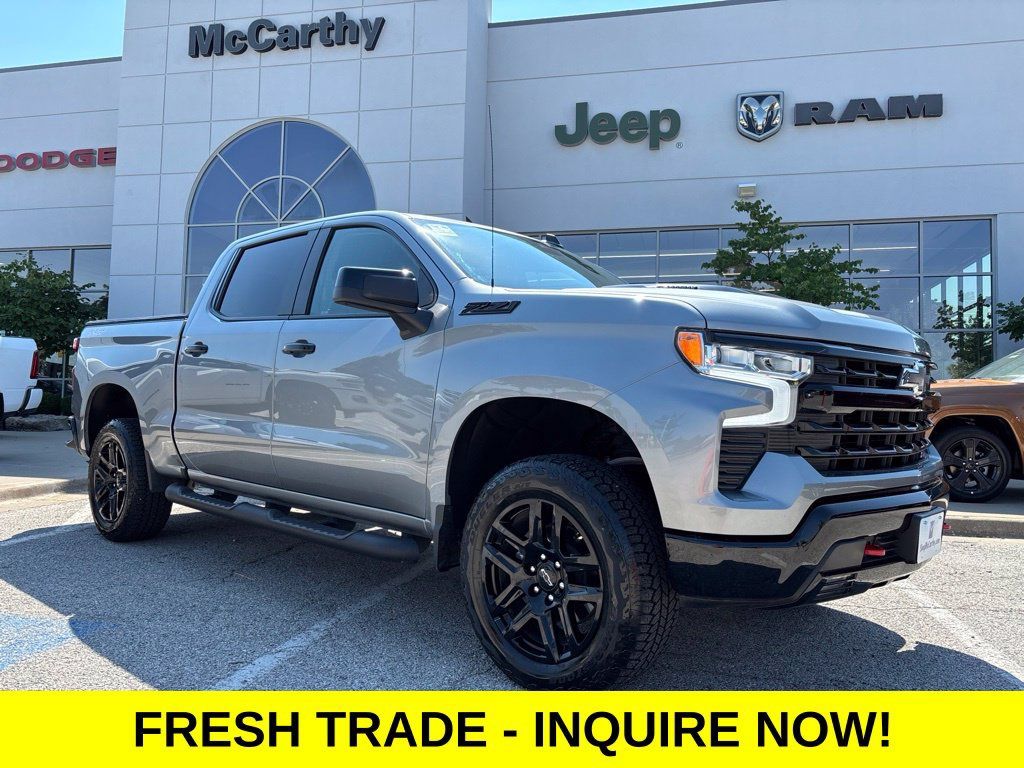 Used 2025 Chevrolet Silverado 1500 LT Trail Boss w/ LPO, Dark Essentials Package AWD/4WD image 1