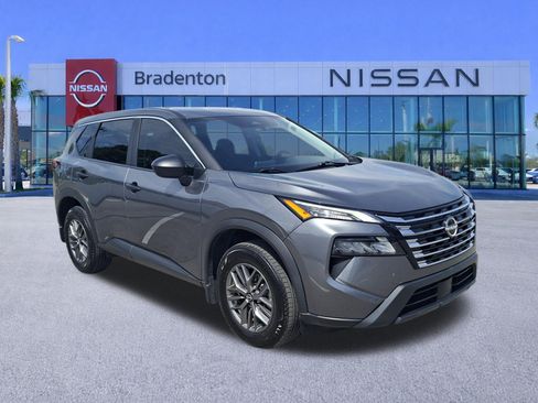 Certified 2025 Nissan Rogue S FWD image 3