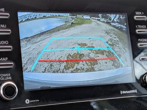 Used 2023 Toyota Camry SE FWD image 7