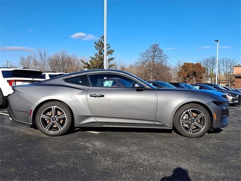 Used 2025 Ford Mustang Coupe image 7