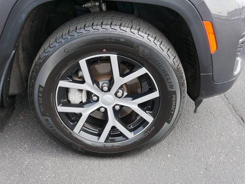 Used 2024 Jeep Grand Cherokee Limited AWD/4WD image 15