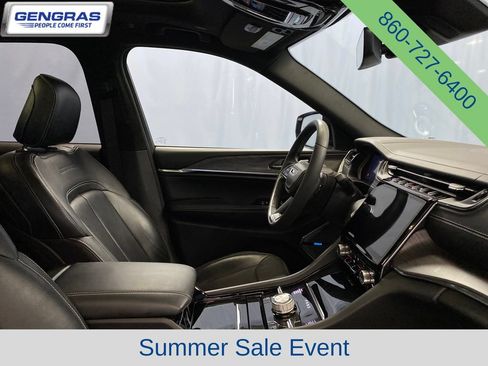 Used 2023 Jeep Grand Cherokee Overland AWD/4WD image 45