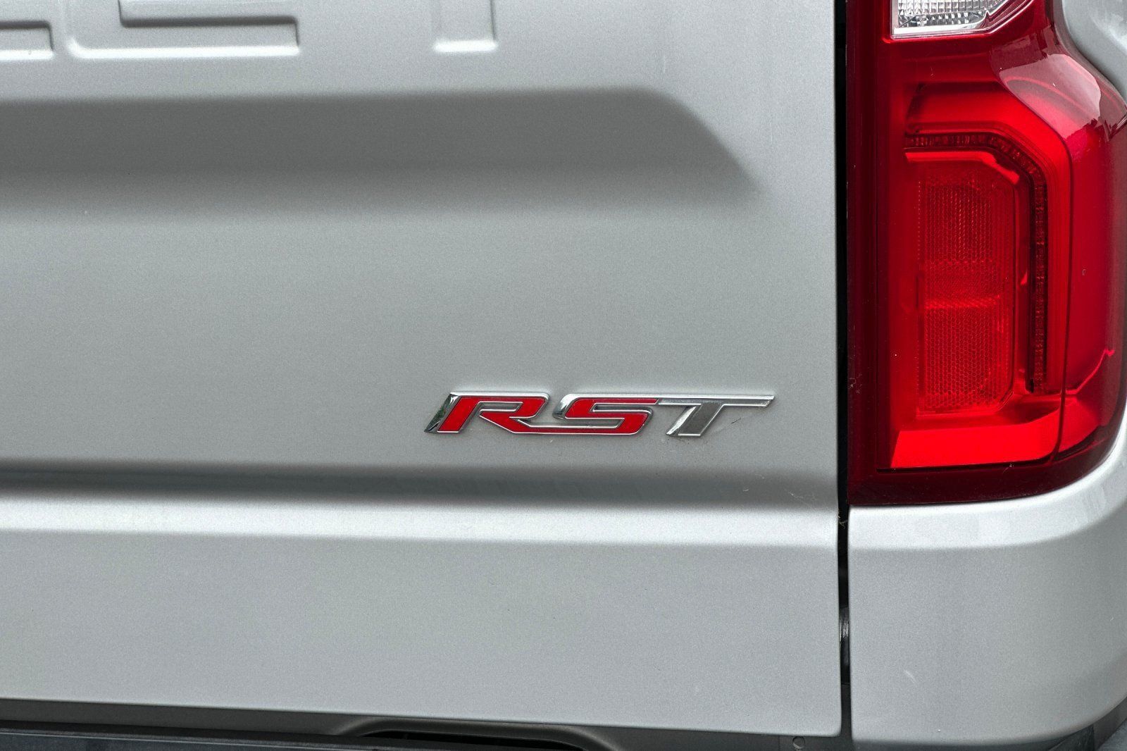 Used 2020 Chevrolet Silverado 1500 RST AWD/4WD image 34