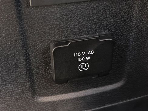 Used 2022 Jeep Wrangler Unlimited Sahara image 23