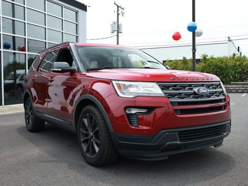 Used 2019 Ford Explorer XLT w/ Equipment Group 202A FWD image 3