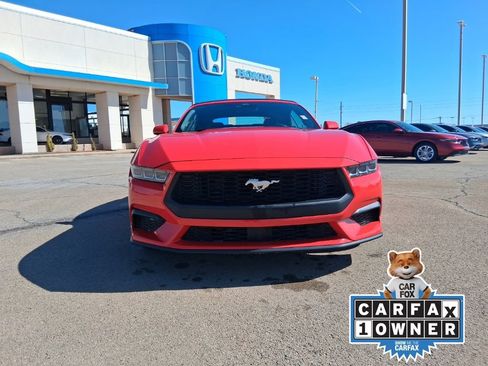 Used 2025 Ford Mustang Premium image 2