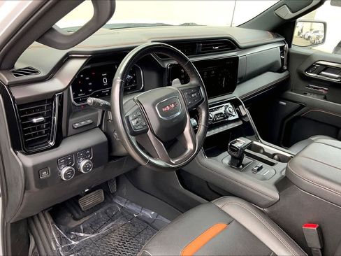 Used 2023 GMC Sierra 1500 AT4 w/ AT4 Premium Package AWD/4WD image 2
